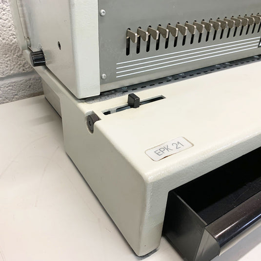 Pre-owned Ibico / GBC EPK21 H/Duty Comb Punch & Binder-127369